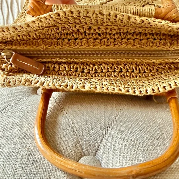 Fossil Vintage Straw Raffia Handbag Floral Lining Wood Handles - Picture 7 of 9
